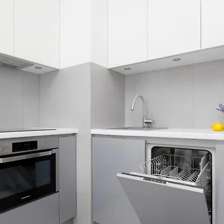 Burakowska 16 Z Balkonem I Parkingiem Warszawska Wola By Renters