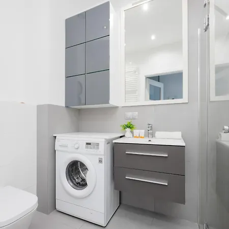 Burakowska 16 Z Balkonem I Parkingiem Warszawska Wola By Renters