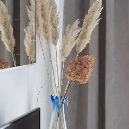 Burakowska 16 Z Balkonem I Parkingiem Warszawska Wola By Renters דירה