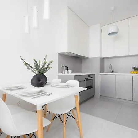 Burakowska 16 Z Balkonem I Parkingiem Warszawska Wola By Renters * ורשה