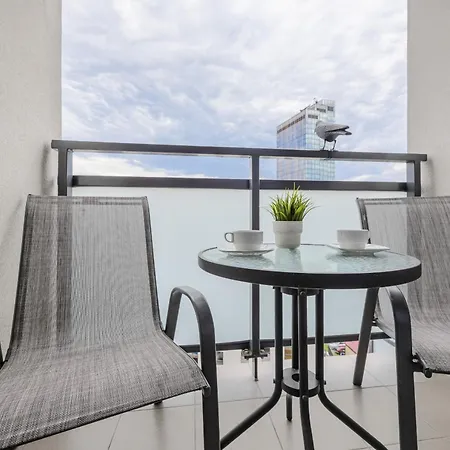 Burakowska 16 Z Balkonem I Parkingiem Warszawska Wola By Renters Apartamento *