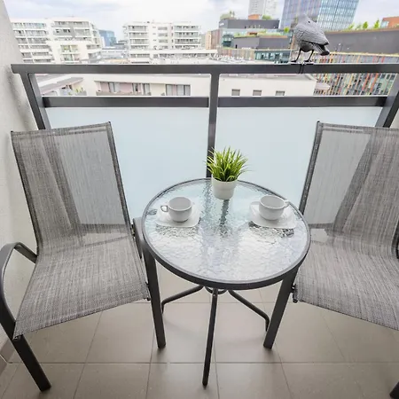 Burakowska 16 Z Balkonem I Parkingiem Warszawska Wola By Renters