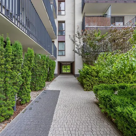 Burakowska 16 Z Balkonem I Parkingiem Warszawska Wola By Renters